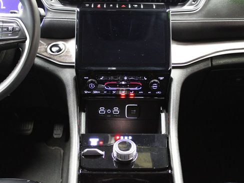 Used 2023 Jeep Grand Cherokee L Limited image 14