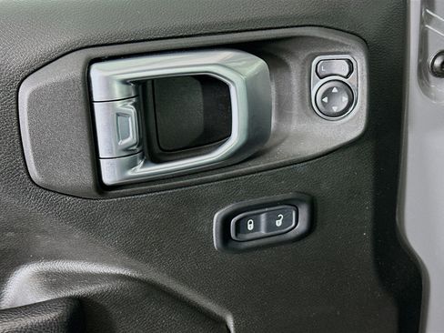 Used 2023 Jeep Wrangler Unlimited w/ Cold Weather Group image 15