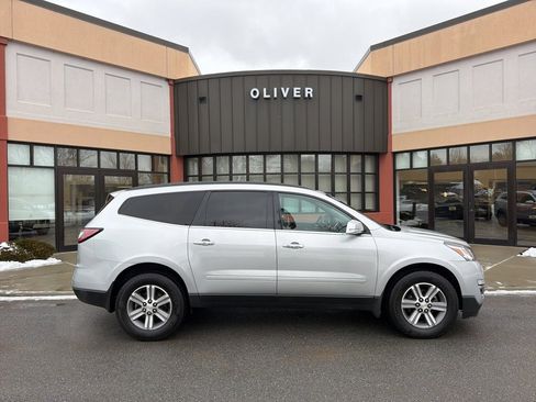 Used 2015 Chevrolet Traverse LT image 8