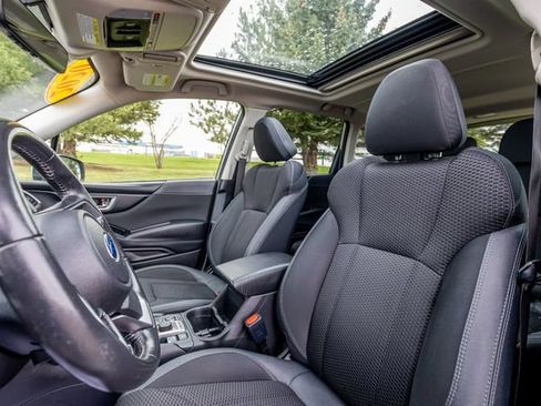 Used 2020 Subaru Forester Premium AWD/4WD image 13