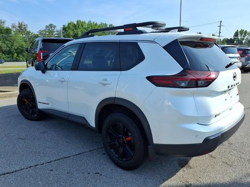 Certified 2025 Nissan Rogue SV AWD/4WD image 17