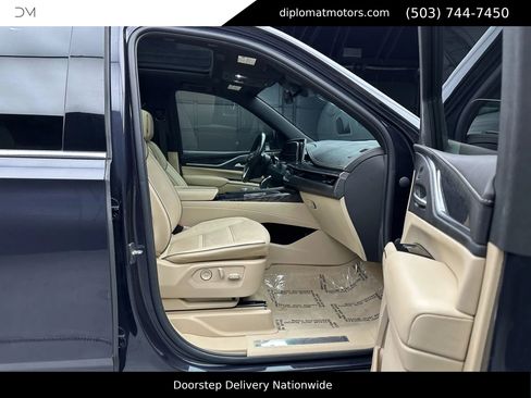 Used 2022 Cadillac Escalade ESV Premium Luxury w/ LPO, Floor Liner Package image 21