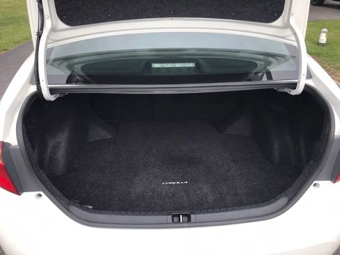 Used 2018 Toyota Corolla LE image 32