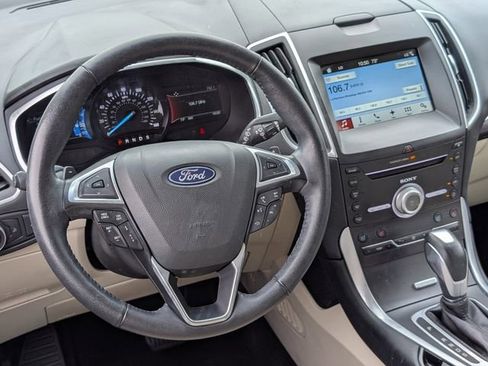 Used 2018 Ford Edge Titanium w/ Equipment Group 301A FWD image 12
