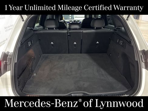 Used 2025 Mercedes-Benz GLC 300 4MATIC image 7