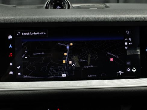 Certified 2025 Porsche Cayenne AWD/4WD image 29