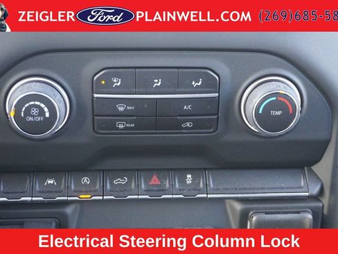 Used 2023 Chevrolet Silverado 1500 Custom AWD/4WD image 21