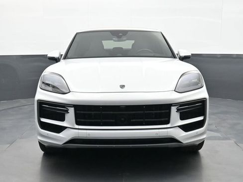 Used 2025 Porsche Cayenne Turbo image 26