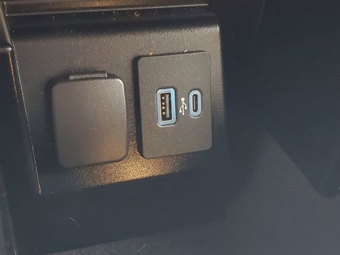 Used 2022 Ford Explorer 4WD image 18