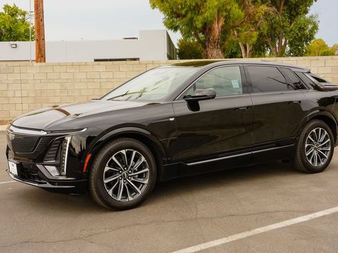 Certified 2024 Cadillac Lyriq Sport w/ LPO, Floor Liner Package AWD/4WD image 3