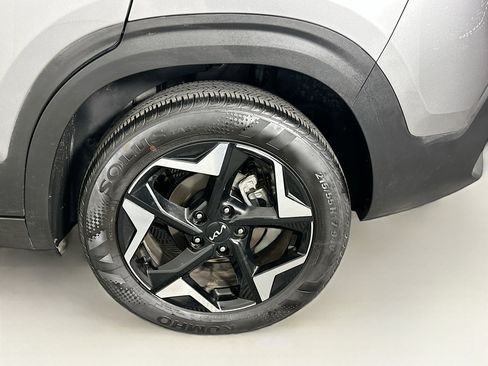 Used 2025 Kia Seltos S FWD image 11