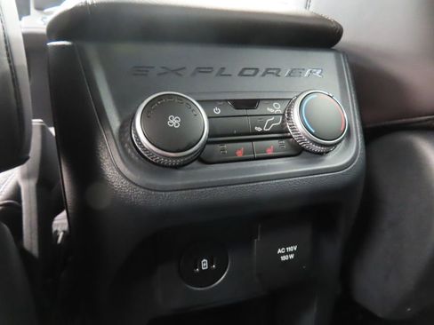 Used 2026 Ford Explorer Platinum AWD/4WD image 14