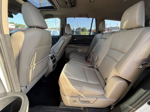 Used 2016 Honda Pilot Touring image 32