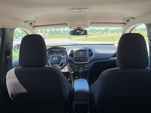 Used 2017 Jeep Cherokee Latitude w/ Cold Weather Group AWD/4WD image 36