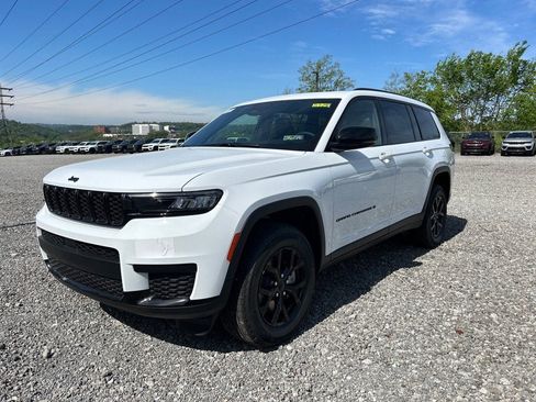 New 2025 Jeep Grand Cherokee L Altitude image 1