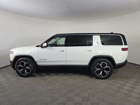 Used 2024 Rivian R1S Adventure AWD/4WD image 2