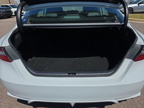 Used 2023 Toyota Camry SE FWD image 13