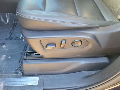 Used 2024 GMC Sierra 1500 SLT image 14