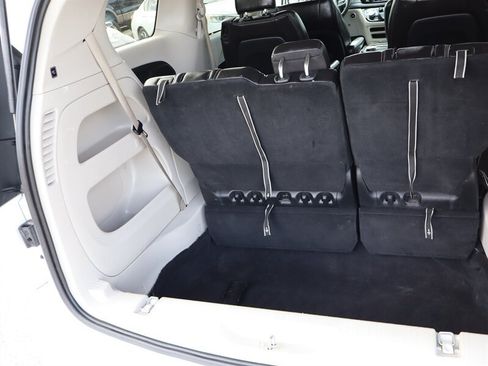 Used 2023 Chrysler Pacifica Touring-L FWD image 25