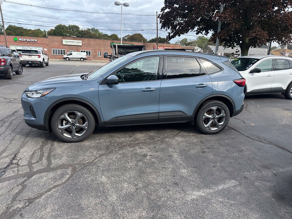 Used 2025 Ford Escape ST-Line Select AWD/4WD image 8