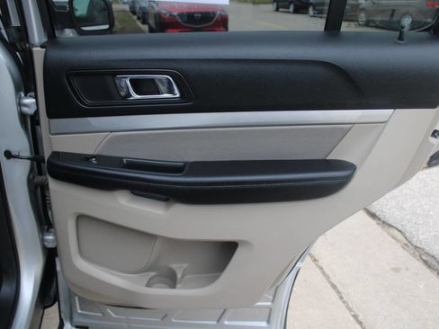 Used 2018 Ford Explorer 4WD image 9