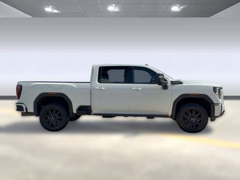 Used 2024 GMC Sierra 2500 AT4 w/ AT4 Premium Plus Package AWD/4WD image 8