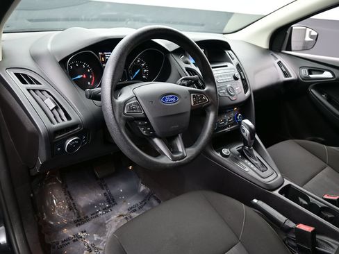 Used 2015 Ford Focus SE FWD image 12