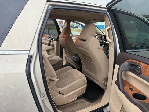 Used 2010 Buick Enclave CX w/ Driver Confidence Package image 22