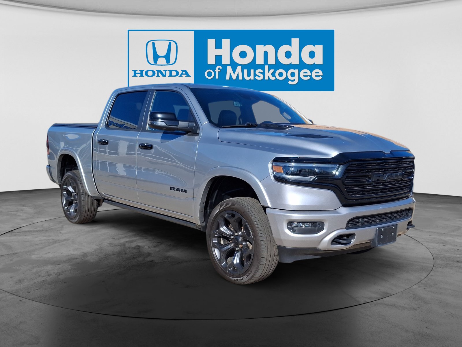 Used 2024 RAM 1500 Limited AWD/4WD image 3