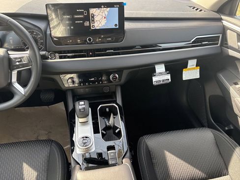 New 2026 Mitsubishi Outlander ES image 12