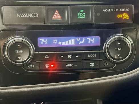 Used 2016 Mitsubishi Outlander SEL image 27