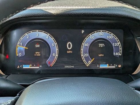 Used 2023 Jeep Grand Cherokee L Limited w/ Luxury Tech Group II AWD/4WD image 30