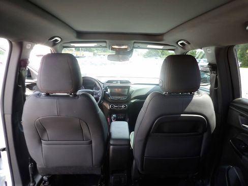 Used 2023 Chevrolet TrailBlazer RS w/ Sun and Liftgate Package image 15