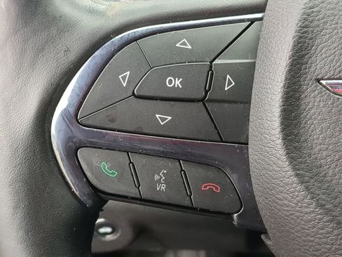 Used 2016 Chrysler 200 S w/ Comfort Group image 28