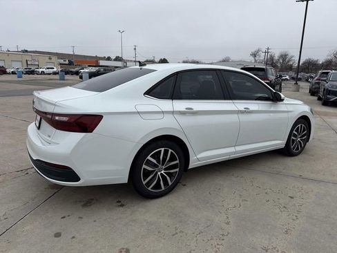 New 2026 Volkswagen Jetta SE image 2