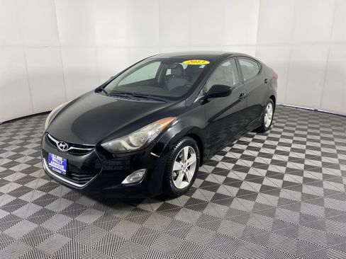 Used 2013 Hyundai Elantra GLS w/ Preferred Pkg FWD image 9