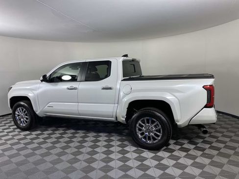 Used 2024 Toyota Tacoma Limited w/ Limited Package (LT) AWD/4WD image 5