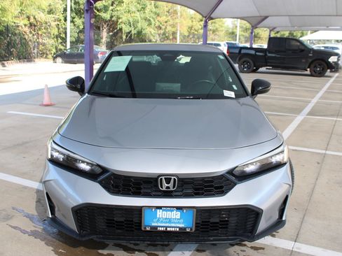 Used 2025 Honda Civic Sport image 9