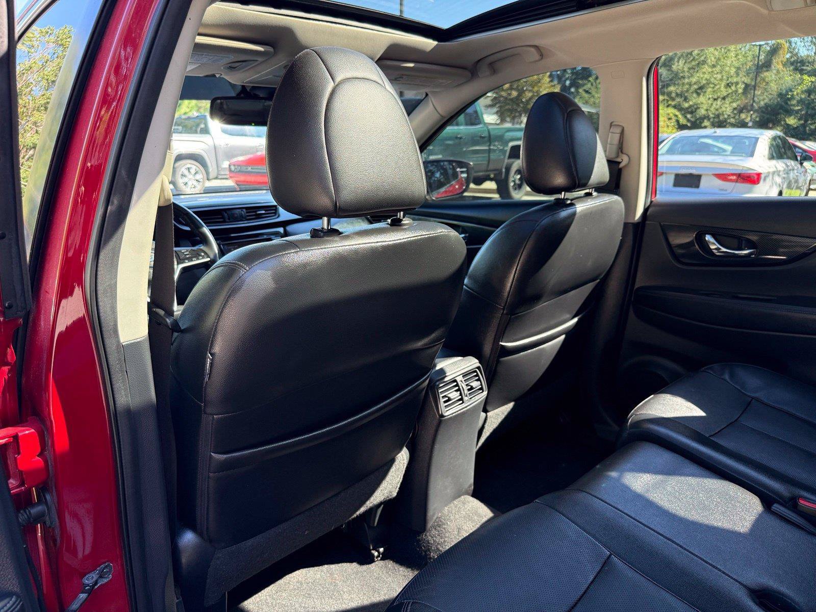 Used 2017 Nissan Rogue SL w/ SL Premium Package FWD image 28