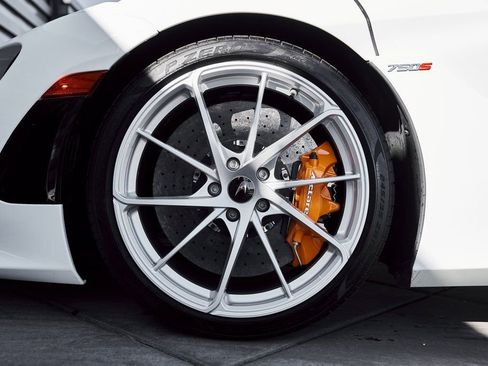 Used 2024 McLaren 750S image 3