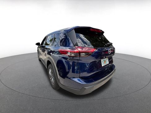 Used 2026 Nissan Rogue SV FWD image 4