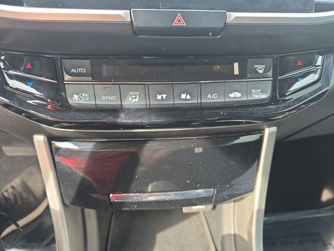 Used 2016 Honda Accord EX image 21