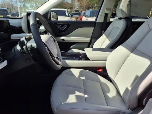 New 2026 Lincoln Aviator 2WD image 7