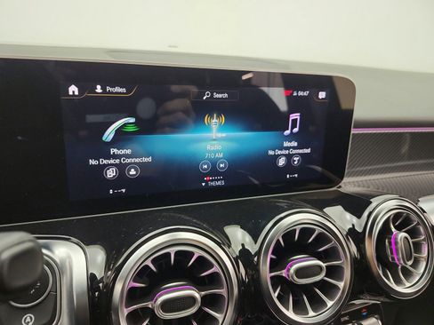 Used 2021 Mercedes-Benz GLB 250 image 12