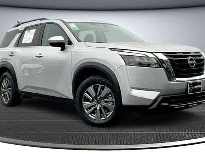 Used 2024 Nissan Pathfinder SV