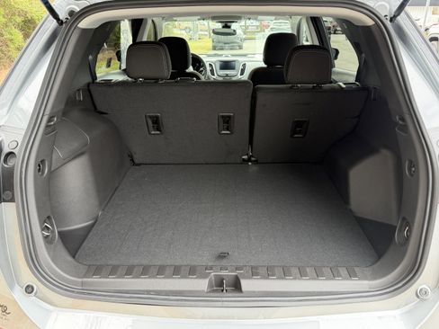 Used 2024 Chevrolet Equinox LS w/ LS Convenience Package image 4