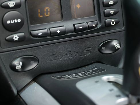 Used 2005 Porsche 911 Turbo image 39