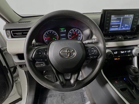Used 2022 Toyota RAV4 XLE w/ Convenience Package FWD image 18