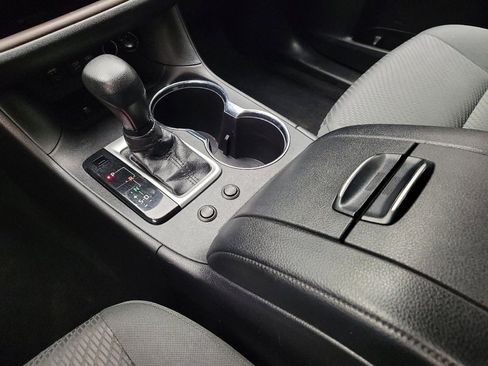 Used 2018 Toyota Highlander LE image 26