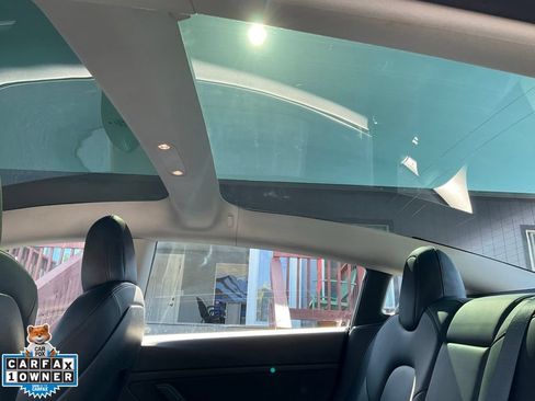 Used 2022 Tesla Model 3 Long Range AWD/4WD image 34